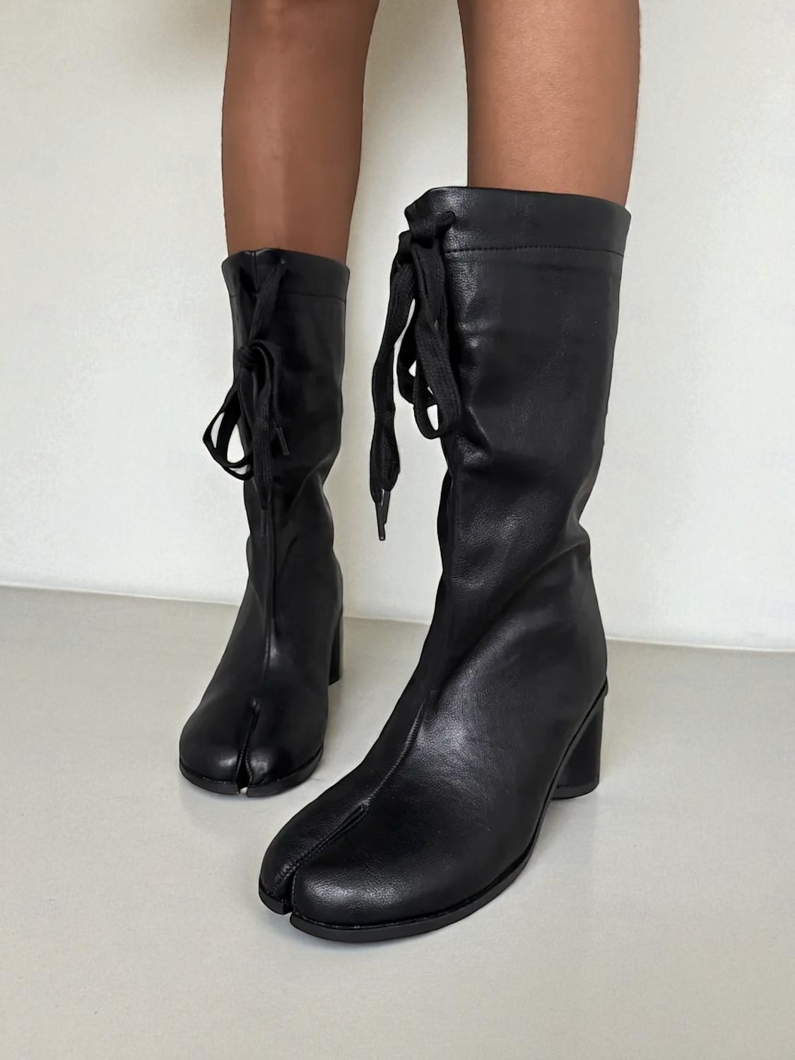 stivali tabi da donna in similpelle con punta divisa e design allacciato, stivaletti alla moda, streetwear d'avanguardia, cosplay &abbigliamento casual da festa del 2025 a $94.99 –P2