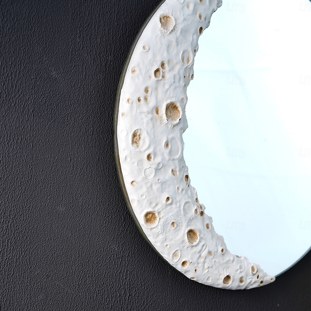1 pendentif décoratif en forme de cratère lunaire en résine avec un miroir de cratère lunaire au design créatif suspendu à la surface, adapté à la décoration murale dans les salons, les bureaux et les de 2025 ? $28.99 –P13