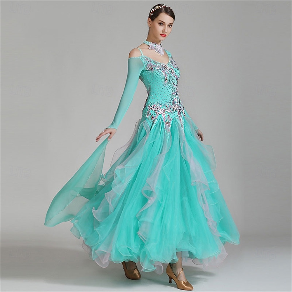 abito da ballo da sala da donna, elegante, con volant, strass, spalle scoperte, abito da competizione per valzer, foxtrot, tango – verde menta del 2026 a $404.49 –P6
