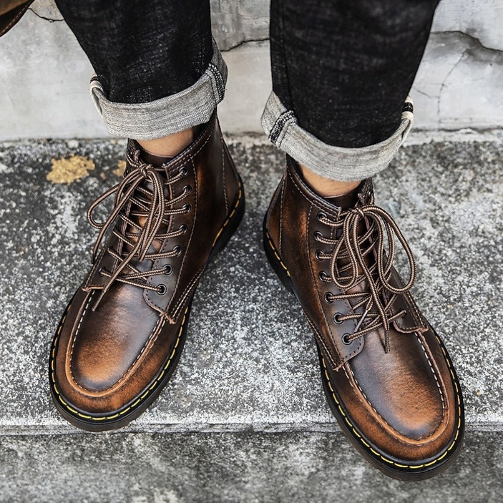 Botas de trabalho masculinas de couro bordô com cadarço, botas de combate vintage casuais de cano curto, duráveis para atividades ao ar livre &sapatos de uso diário de 2026 por $59.99 –P12