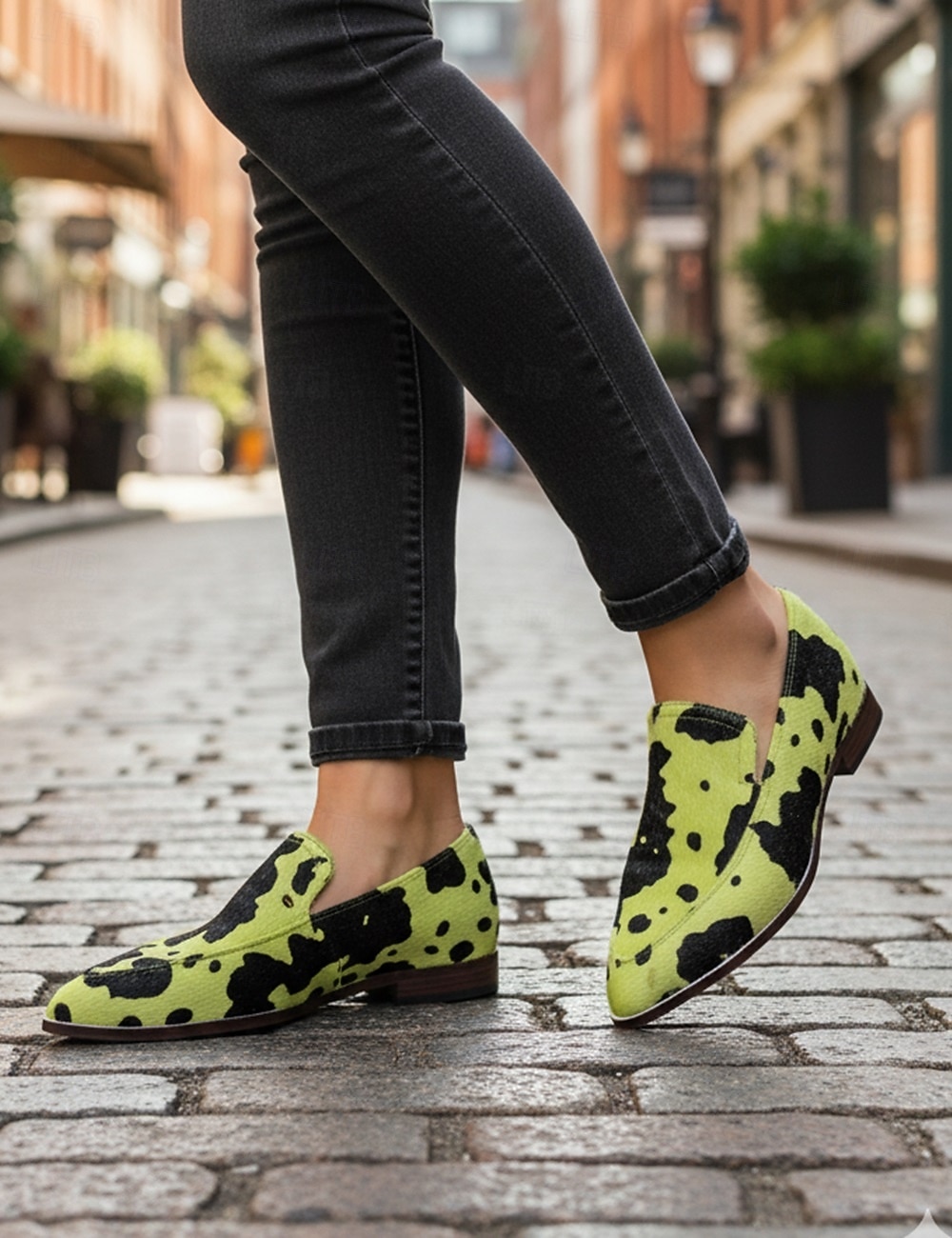 Mocassini in pelle sintetica a motivo di pelle di mucca da donna – Eleganti slip-on neri e bianchi per uscite casual e lavoro d'ufficio del 2026 a $46.99 –P10