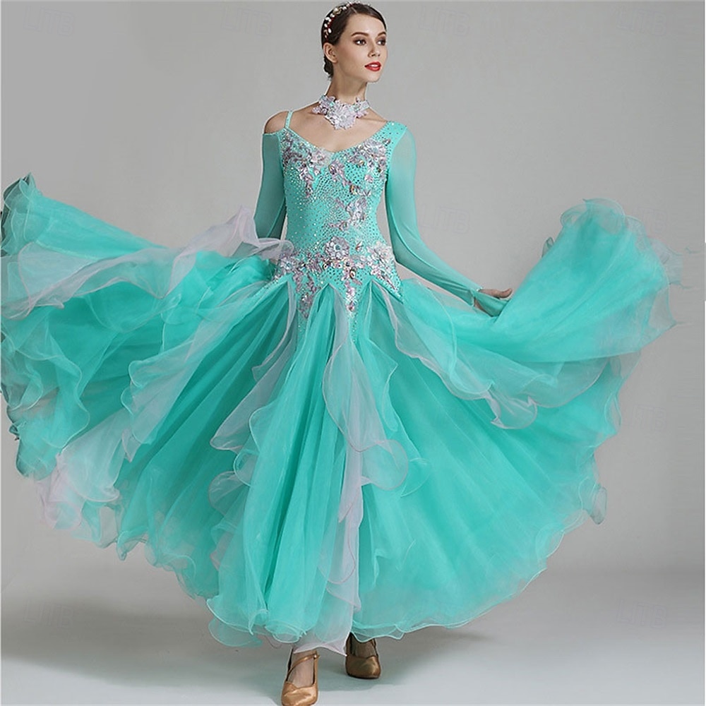 abito da ballo da sala da donna, elegante, con volant, strass, spalle scoperte, abito da competizione per valzer, foxtrot, tango – verde menta del 2026 a $404.49 –P4