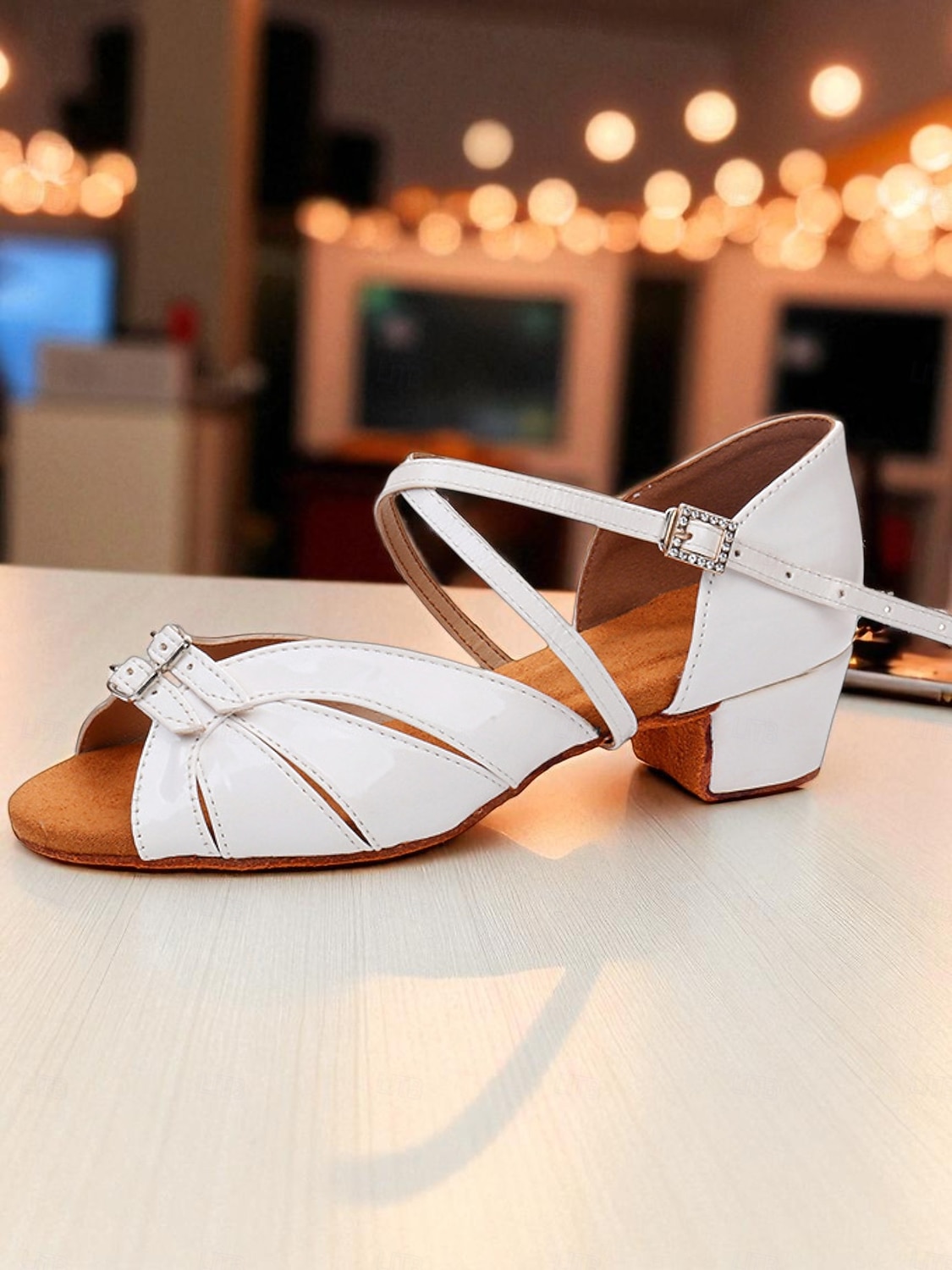 Scarpe da ballo latino in raso marrone da donna per bambini, comode scarpe da ballo da sala con tacco basso e cinturini incrociati &fibbia, ideale per l'allenamento di danza dei bambini &concorsi del 2026 a $32.99 –P3