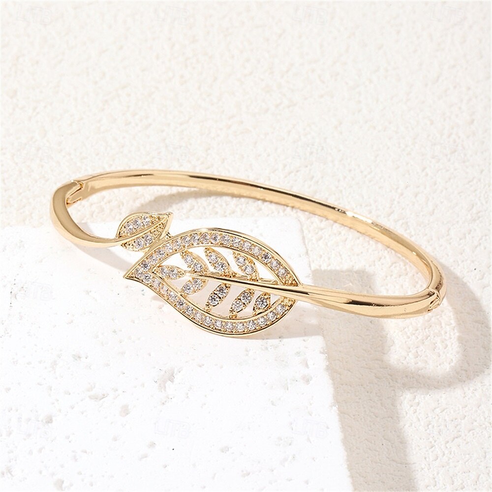 Zircone cubico non corrispondenti A foglia Elegante Personalizzato Di tendenza Cromo Gioielli braccialetto Argento / Oro Per Matrimonio Feste Fidanzamento Balli di fine anno del 2026 a $10.99 –P2