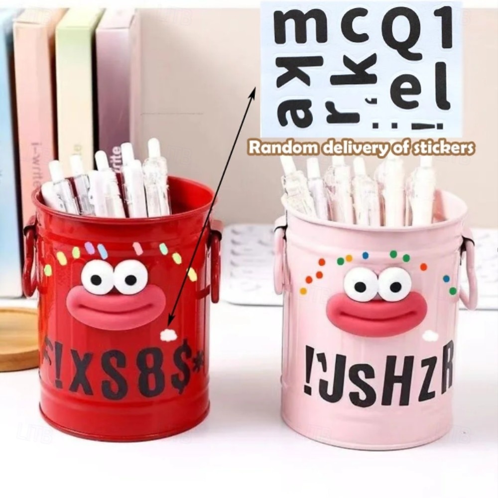 tegneseriepennholder enkel oppbevaringsholder for kontor oppbevaring skrivebord oppbevaring hjemmestudie oppbevaring (tilfeldige bokstavklistremerker) tegneseriepersonlighet pennholder stor kapasitet 2026 - $9.99 –P1