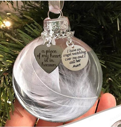 Ornament memorial de Crăciun 6 cm, o bucată din inima mea este în rai, inimă cu pene, decorațiune agățată în memoria pierderii unei persoane dragi, cadou de aducere aminte 2026 - $9.99 –P4