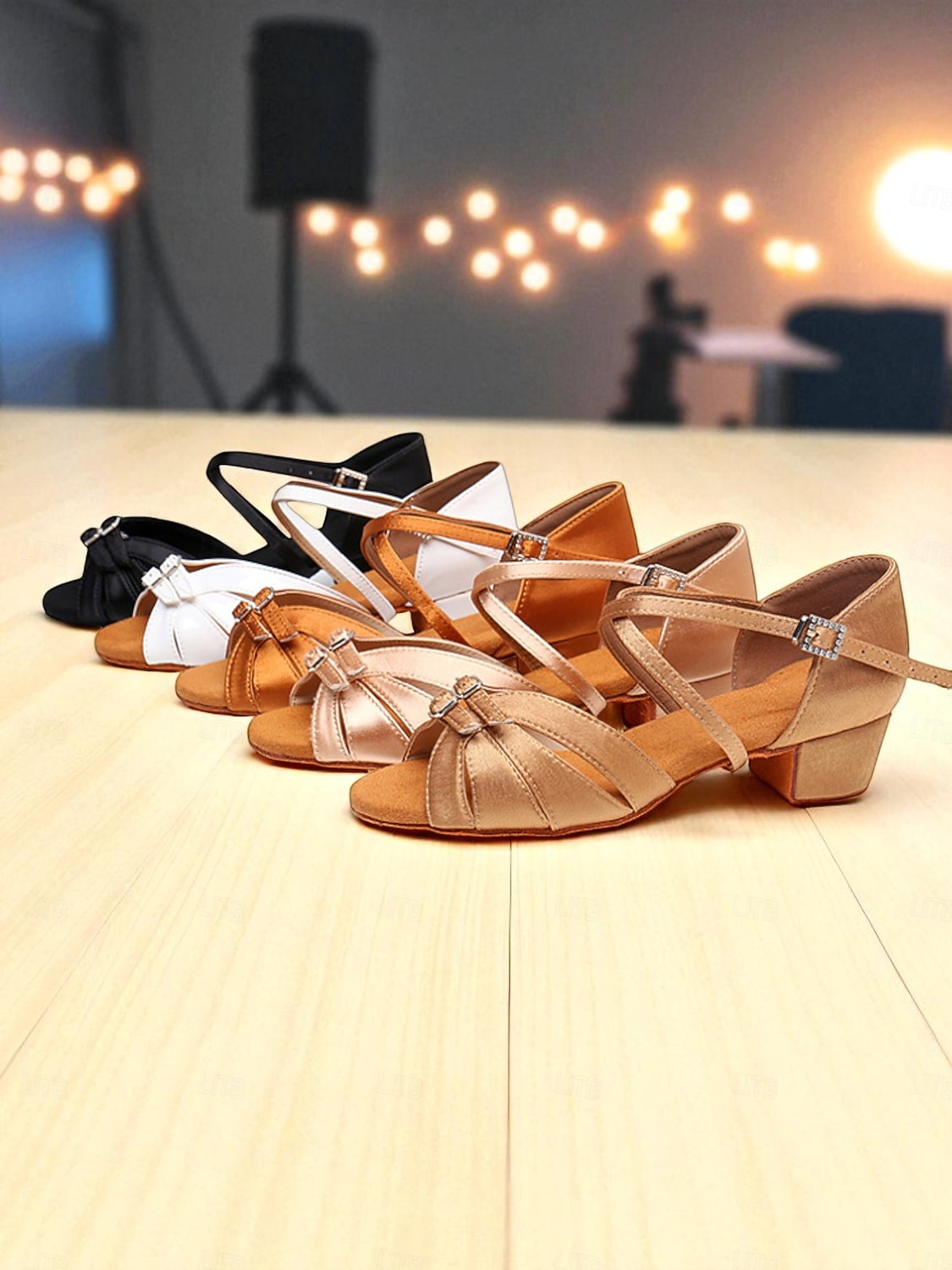 Scarpe da ballo latino in raso marrone da donna per bambini, comode scarpe da ballo da sala con tacco basso e cinturini incrociati &fibbia, ideale per l'allenamento di danza dei bambini &concorsi del 2026 a $32.99 –P1