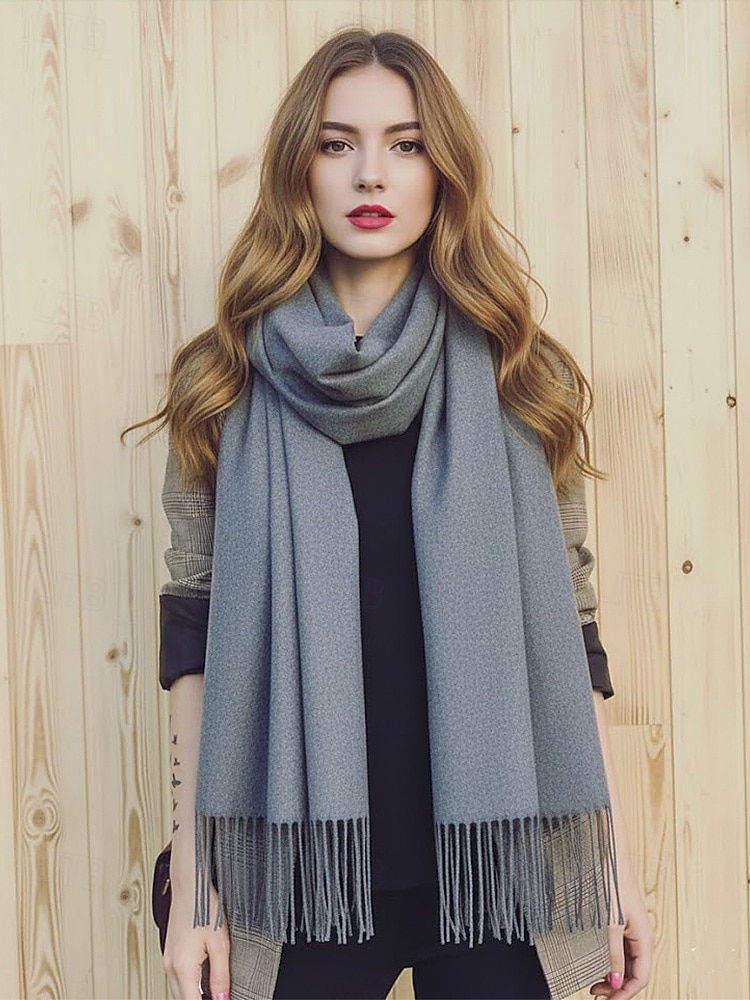 Eșarfă de Crăciun pentru femei, cu aspect de cașmir, șal de iarnă moale din imitație de cașmir cu ciucuri, eșarfă caldă de culoare uni pentru sărbători, exterior și purtare zilnică 2025 - $11.99 –P4