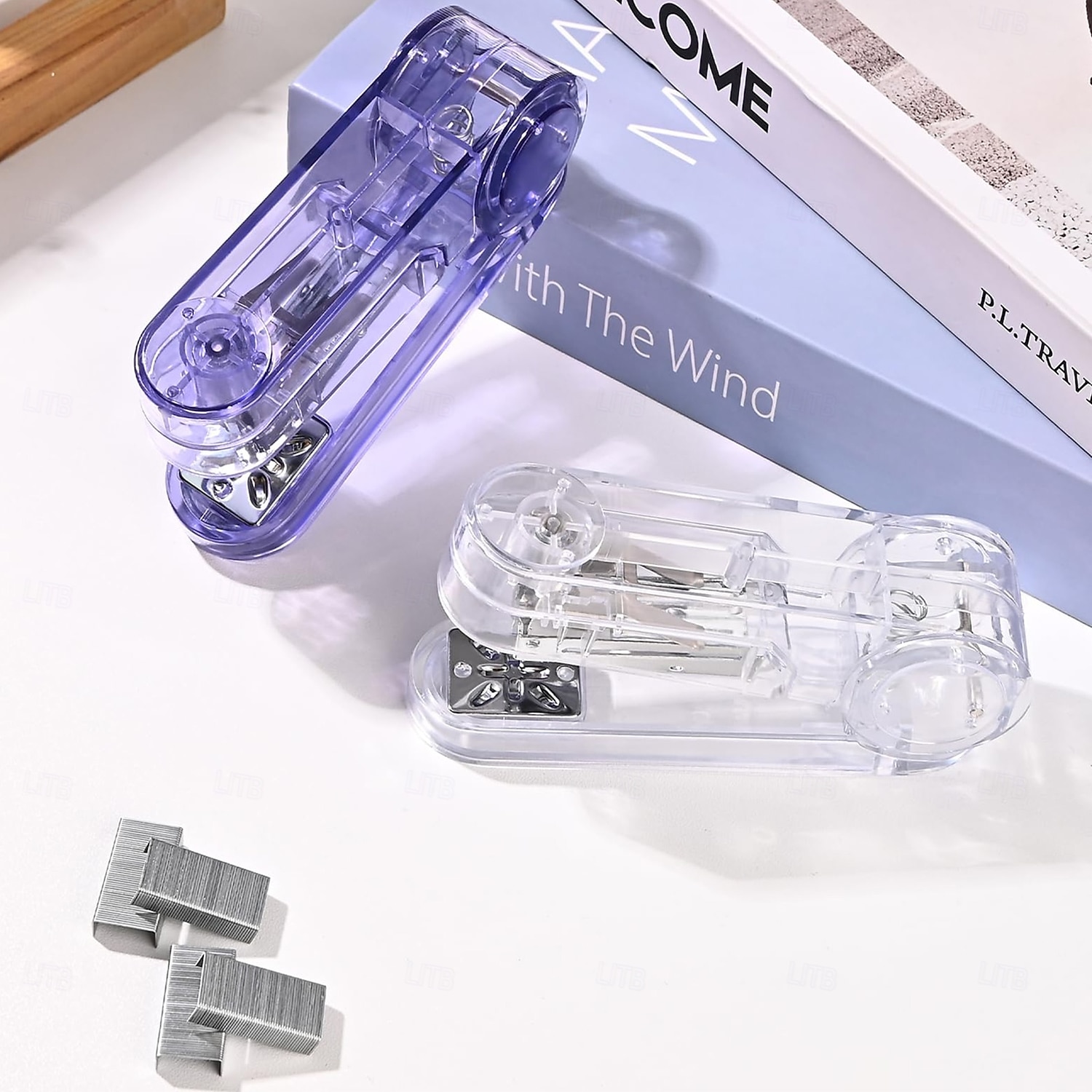 Průsvitná otočná sešívačka s otočným ramenem a 400 sponkami, stolní sešívačka s otočným ramenem o 360 stupňů pro vazbu brožur nebo knih, kapacita 25 listů pro psací stůl, kancelářské potřeby pro 2026 - $10.99 –P4