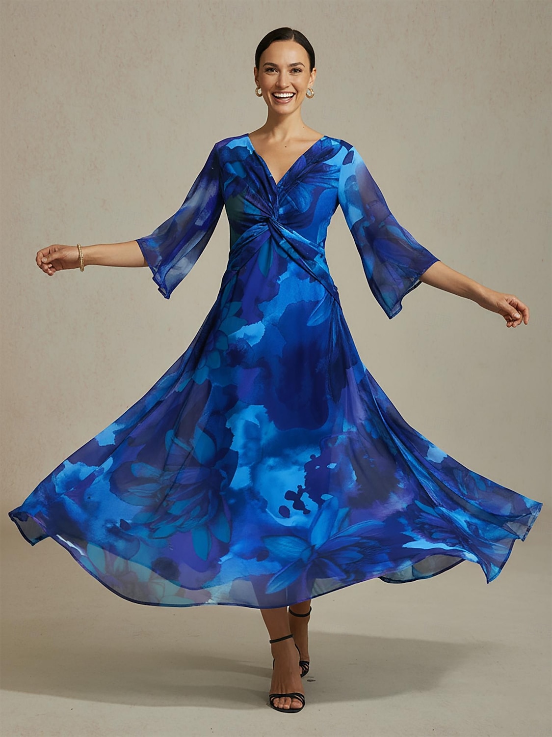 damska długa sukienka z abstrakcyjnym kwiatowym wzorem, dekoltem w serek, węzłem z przodu i rozkloszowanymi rękawami 2025 - $124.99 –P1