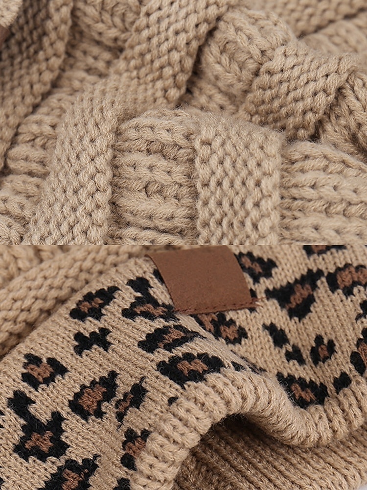 Damstickad julmössa med fuskpälspompom, varm leopardmönstrad vintermössa, snyggt semestertillbehör för utomhus- och festliga kläder 2026 - $11.99 –P10
