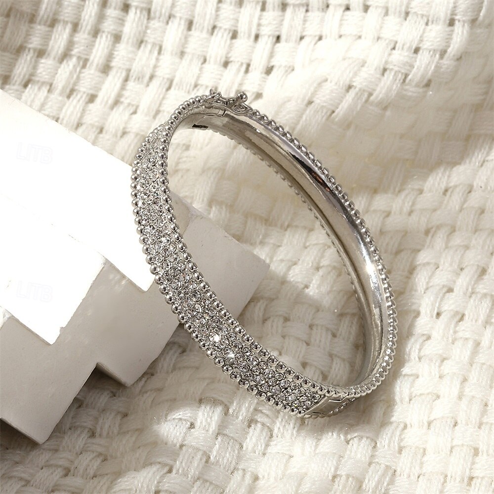 Zirconia cubică Stil Vintage Clasic Forma alfabetului Modă Personalizat Simplu La modă Crom Bijuterii brățară Argintiu / Auriu Pentru Nuntă Petrecere Logodnă Bal 2026 - $10.99 –P5