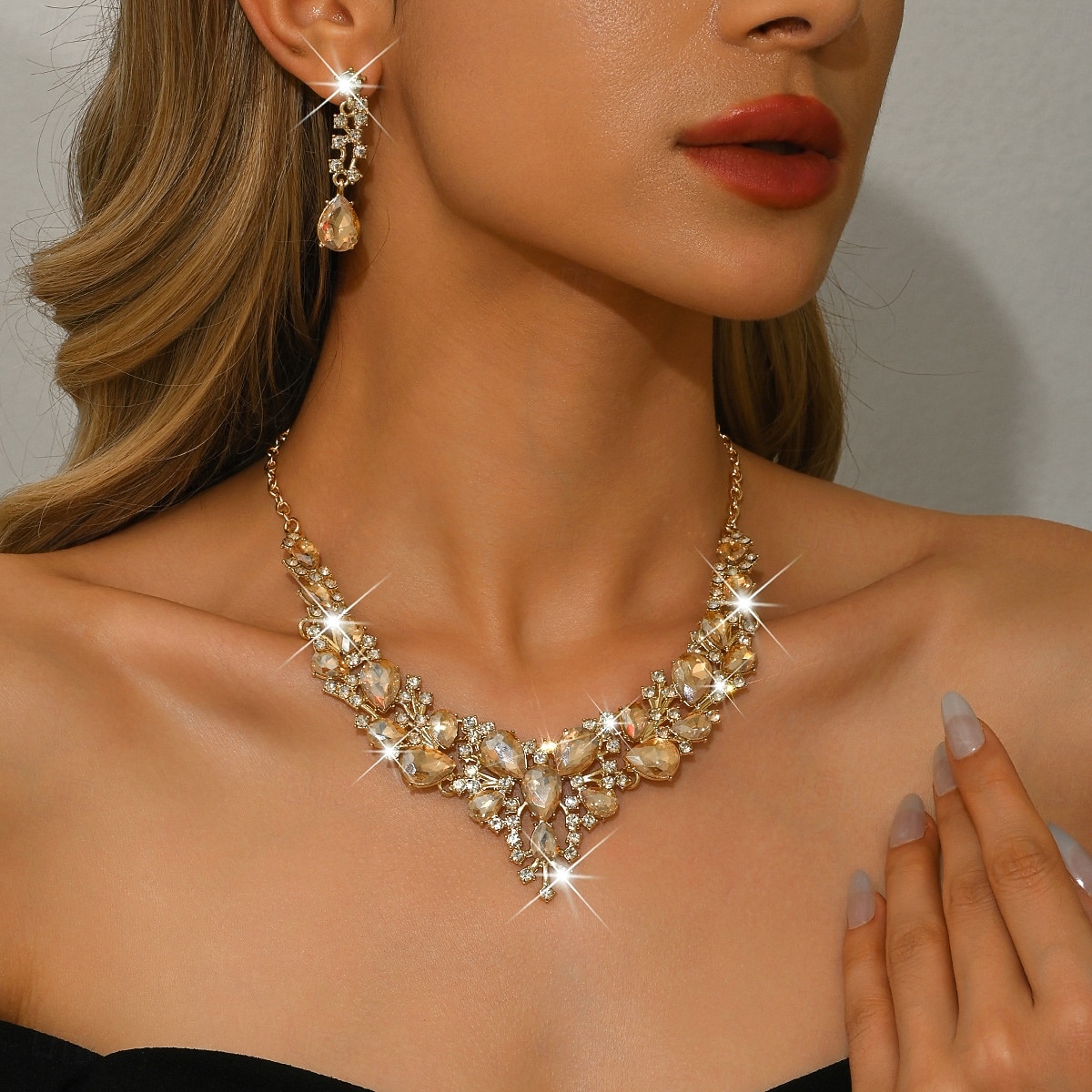 مجموعة مجوهرات نسائية من الكريستال الأخضر - قلادة أنيقة من أحجار الراين وأقراط متدلية لحفلة عيد الميلاد أو الولائم المسائية أو هدية العيد 2026 - $11.99 –P4