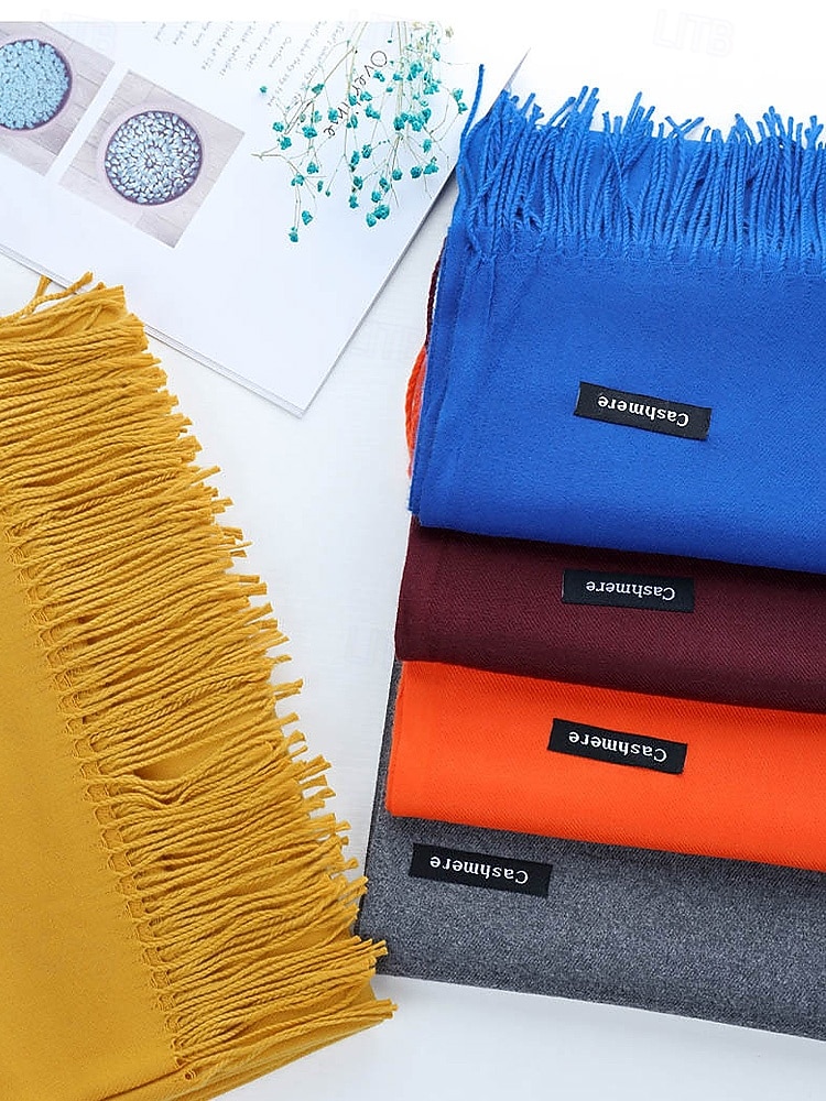 Eșarfă de Crăciun pentru femei, cu aspect de cașmir, șal de iarnă moale din imitație de cașmir cu ciucuri, eșarfă caldă de culoare uni pentru sărbători, exterior și purtare zilnică 2025 - $11.99 –P5