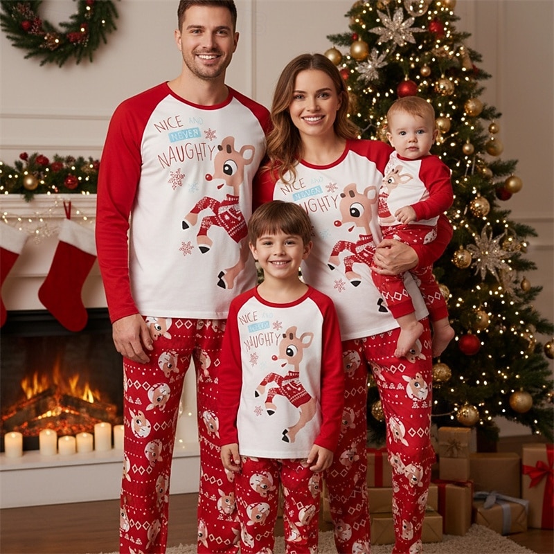 2025年 ファミリールック クリスマス クリスマスファミリーパジャマ パジャマ ファミリーセット グラフィック しか 家 プリント ルビーレッド 長袖 日常 マッチング衣装  コレクション – $21.99 –P1