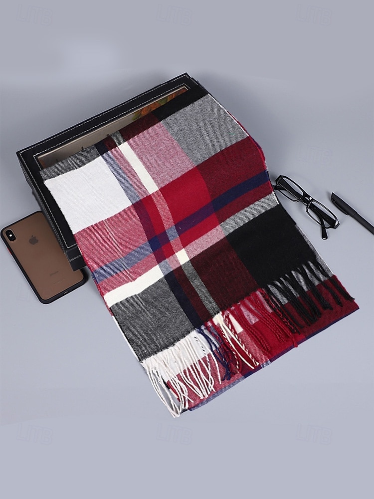 Pánská vánoční kostkovaná šála – stylová polyesterová šála s třásněmi – dostupná v několika barvách – teplý sváteční doplněk pro muže 2026 - $11.99 –P5