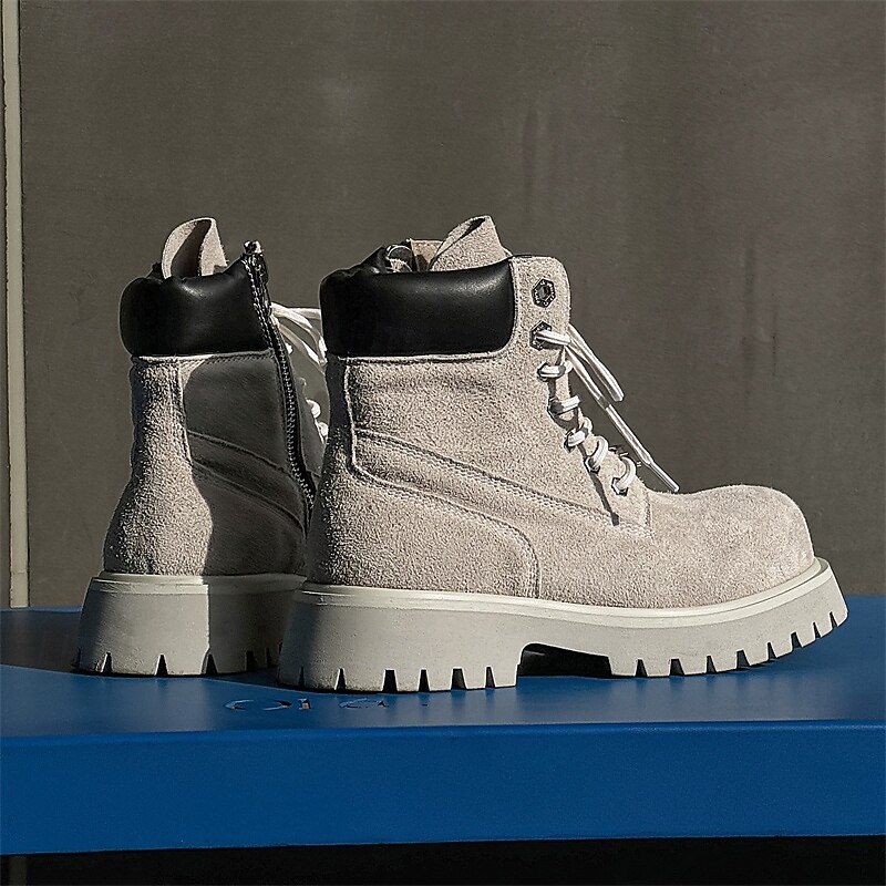 Ανδρικά χακί σουέτ μποτάκια εργασίας μέχρι τον αστράγαλο με στιβαρή σόλα και απαλή εσωτερική επένδυση, ελαφριά, casual μπότες εξωτερικού χώρου για φθινοπωρινή και χειμερινή χρήση. 2026 - $79.99 –P15