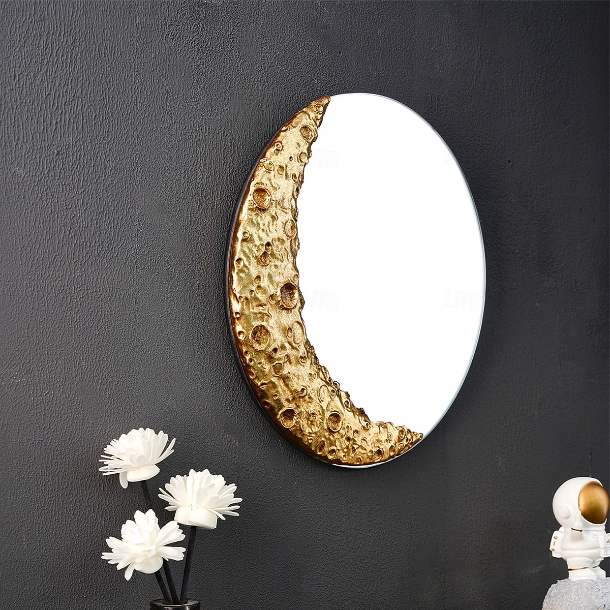 1 pendentif décoratif en forme de cratère lunaire en résine avec un miroir de cratère lunaire au design créatif suspendu à la surface, adapté à la décoration murale dans les salons, les bureaux et les de 2025 ? $28.99 –P9