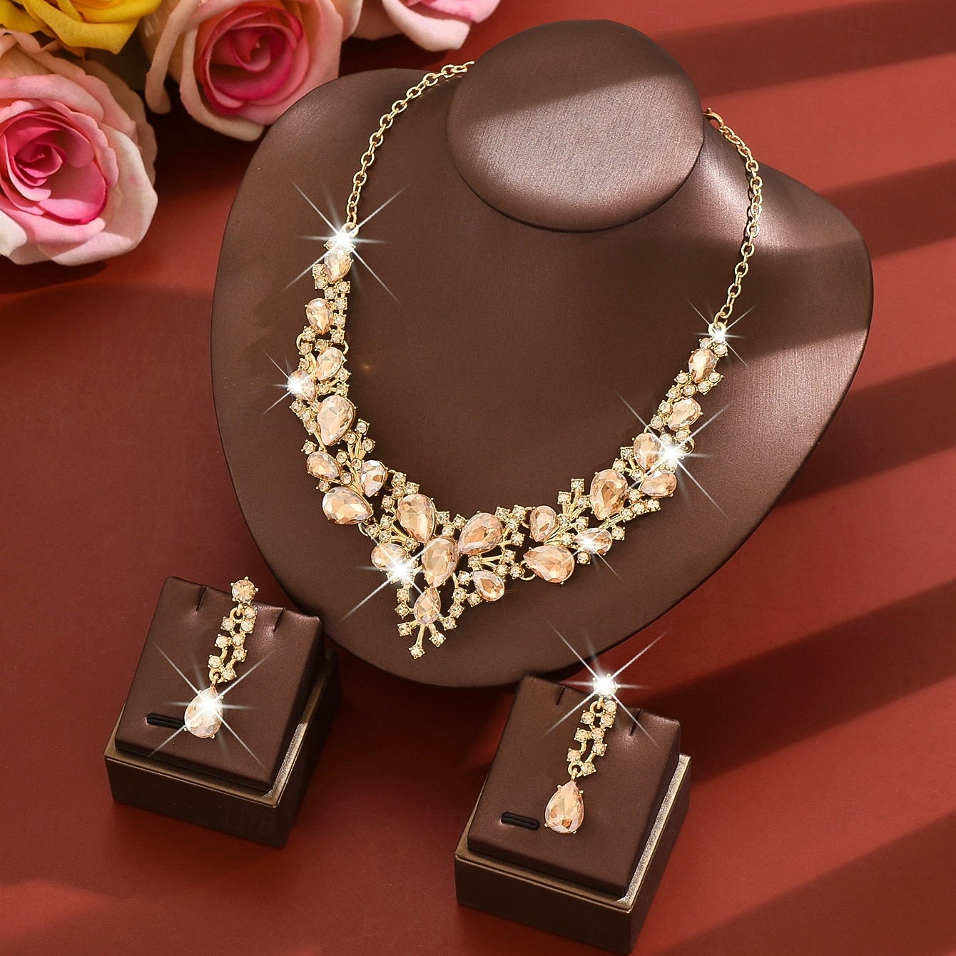 مجموعة مجوهرات نسائية من الكريستال الأخضر - قلادة أنيقة من أحجار الراين وأقراط متدلية لحفلة عيد الميلاد أو الولائم المسائية أو هدية العيد 2026 - $11.99 –P5