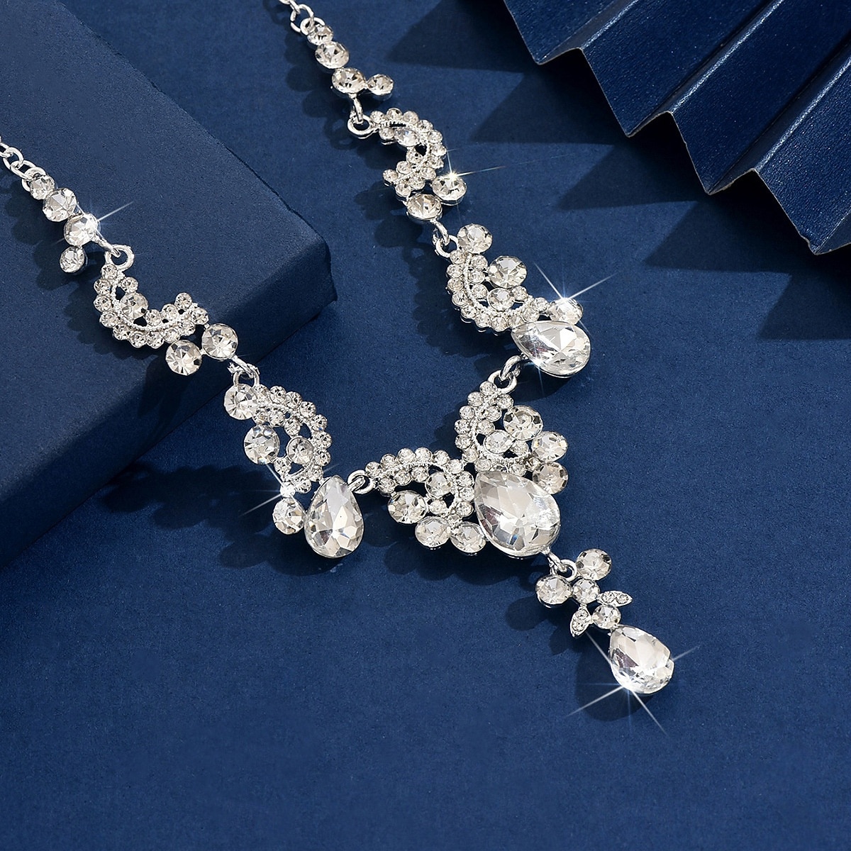 Collar llamativo de lágrima de cristal para mujer, elegante joya vintage con diamantes de imitación para bailes Gatsby y bodas. &fiestas nocturnas 2026 - $11.99 –P4