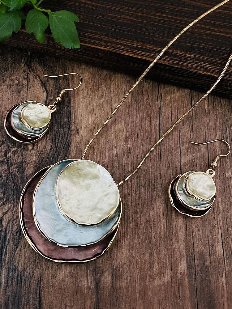 Naisten boheemi kerrostettu riipuskaulakoru ja roikkuvat korvakorut – hohtava simpukkakuvio, näyttävä koru rentoon ja juhlaan. 2026 - $18.99 –P8