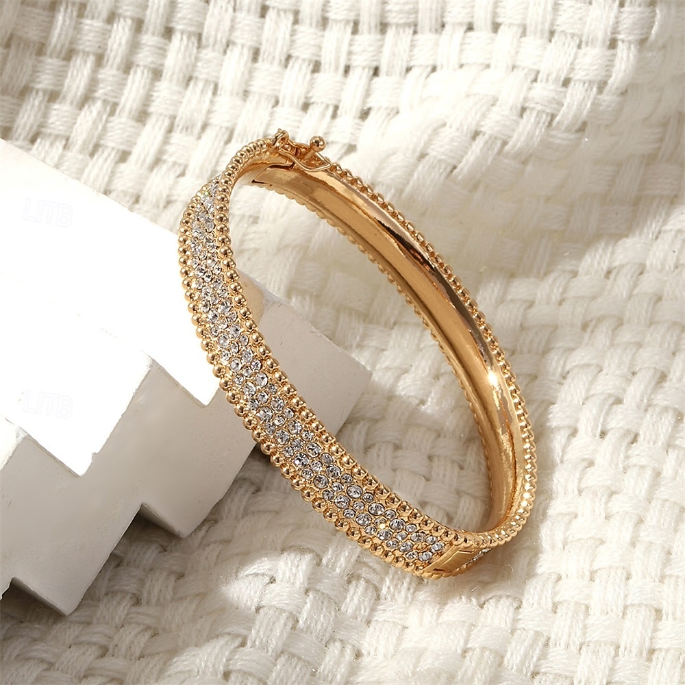 Zirconia cubică Stil Vintage Clasic Forma alfabetului Modă Personalizat Simplu La modă Crom Bijuterii brățară Argintiu / Auriu Pentru Nuntă Petrecere Logodnă Bal 2026 - $10.99 –P4