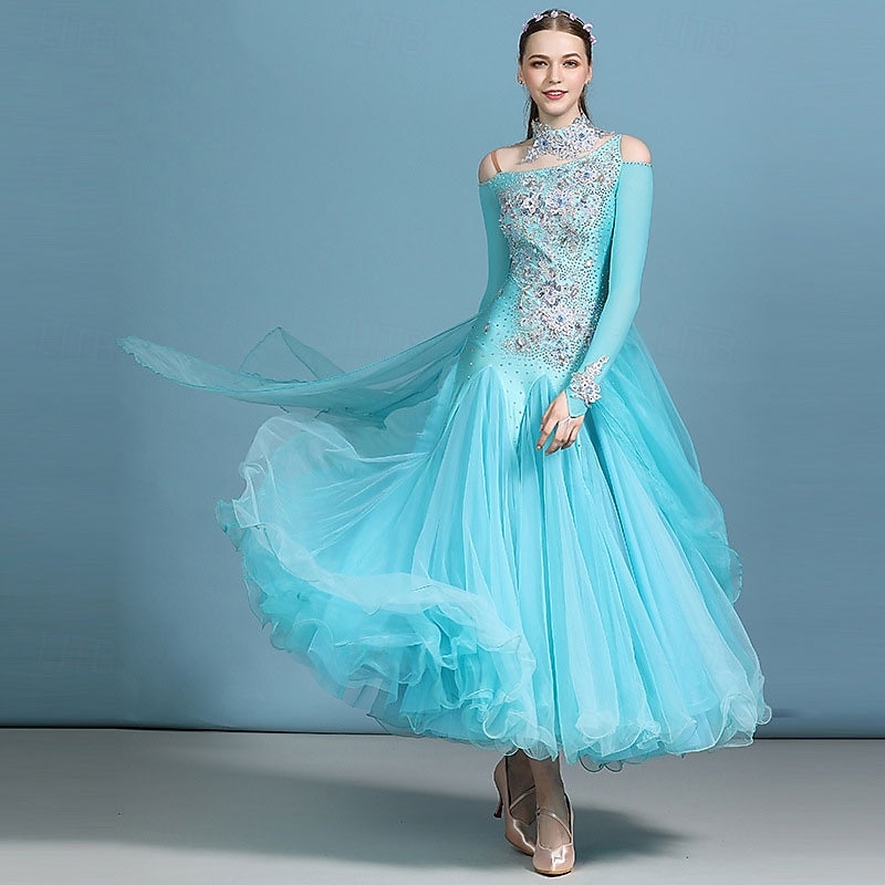 abito da ballo da sala da donna con cristalli ricamati, spalle scoperte, elegante abito da competizione in rete a strati per valzer, tango, foxtrot – blu ghiaccio del 2026 a $296.19 –P5