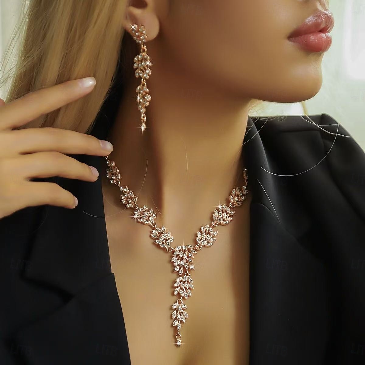 Gouden damesketting en oorbellenset met strass-steentjes - elegante, glinsterende sieraden voor feest- en avondgelegenheden 2026 - $19.99 –P7