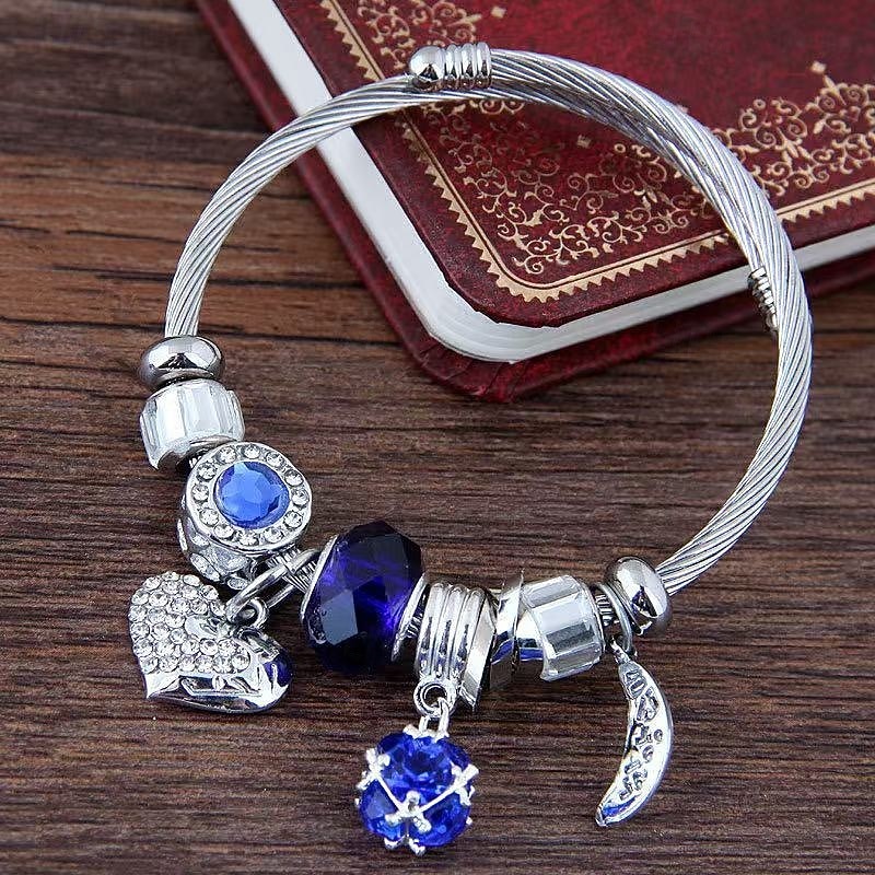 Ezüst karkötő többszínű kristályokkal és szív, hold és gyöngy medálokkal – testreszabható női karperec 2026 - $11.99 –P5