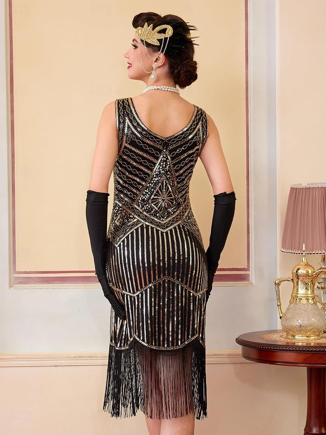 Conjunto Loucos anos 20 Anos 20 Até os Joelhos Vestidos Vestido melindroso Roupa com acessórios Sem Mangas O Grande Gatsby charleston Paetês Franjas Pena Decote V Fantasia Mulheres Carnaval Ano Novo de 2026 por $69.99 –P16