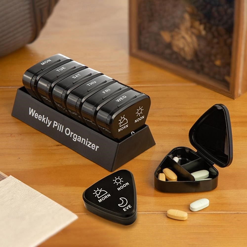 Týdenní organizér na léky 3krát denně, 7denní trojúhelníková krabička na léky s 21 přihrádkami, plastové pouzdro na léky z polypropylenu na ráno, poledne a večer, snadno otevíratelný týdenní držák na 2026 - $13.99 –P2