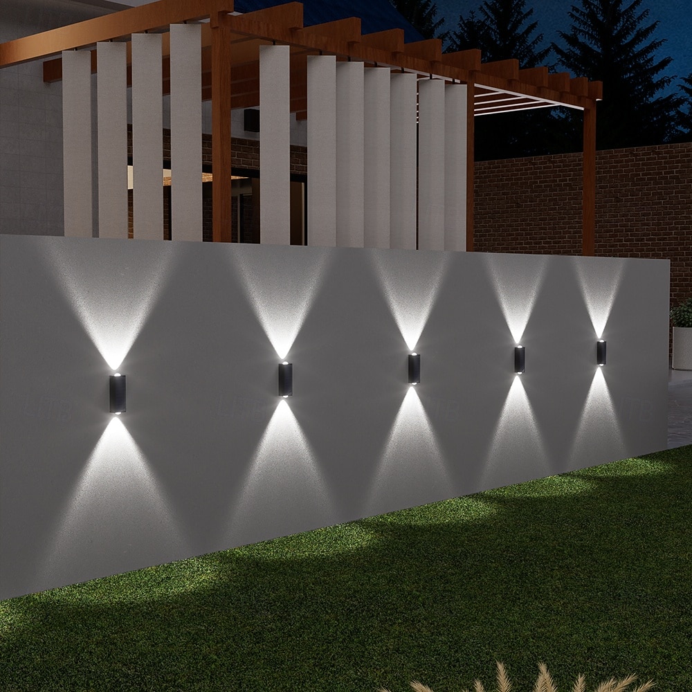 Conjunto de 4 luminárias solares de parede para exterior, à prova d'água, para pátio, jardim, varanda, cerca ou alpendre, ideais para decoração de Natal e feriados. de 2026 por $32.99 –P1