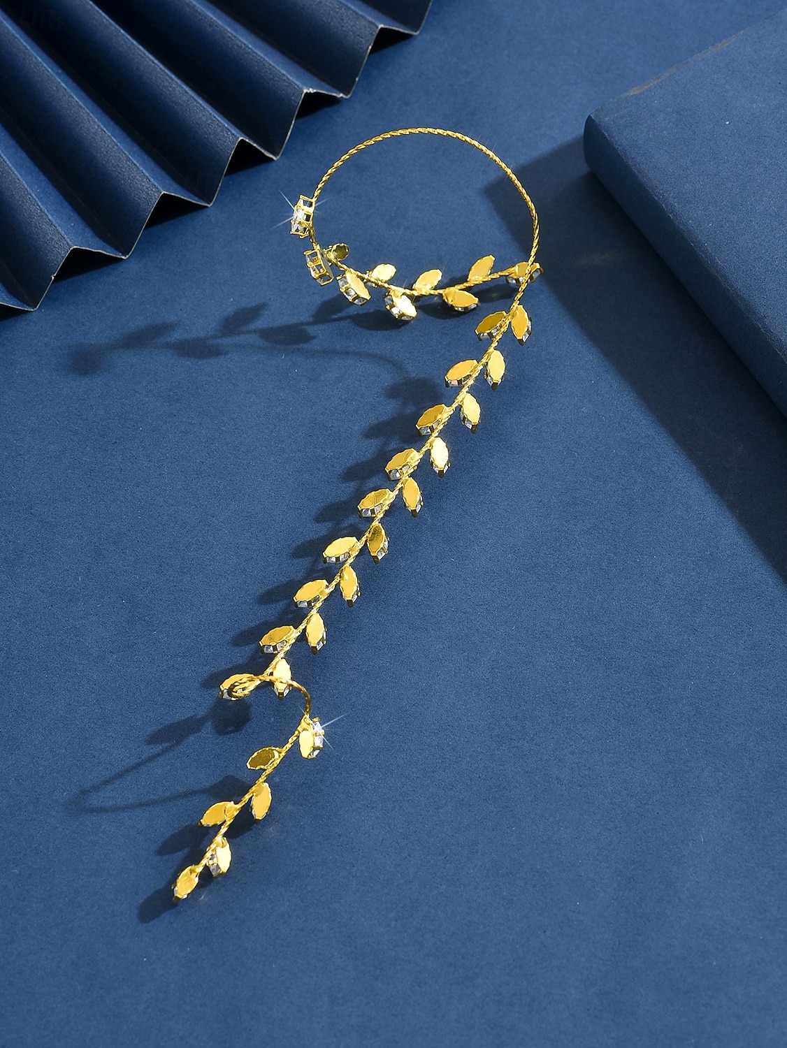 Conjunto de pulsera y anillo de cristal con hoja de oro para mujer: elegantes joyas de mano con diamantes de imitación para fiestas y eventos nocturnos. &ocasiones especiales 2026 - $19.99 –P4