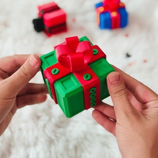 Το κουτί της φάρσας, ξεκαρδιστική πρόκληση με βίδα με έκπληξη με μεσαίο δάχτυλο, αστείο κουτί δώρου για πάρτι γενεθλίων φίλων, Πρωταπριλιά, δημιουργικό παιχνίδι αστείου 2026 - $19.99 –P8