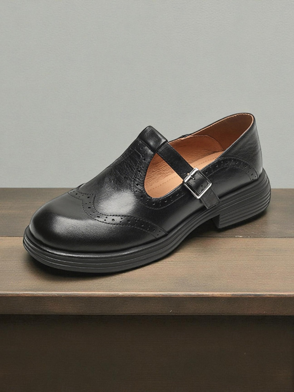 Bruna damskor i konstläder med brogue-detaljer, Mary Jane-skor, klassisk och bekväm stil, perfekta för arbete, vardagsutflykter och vardagsbruk. 2026 - $54.99 –P4