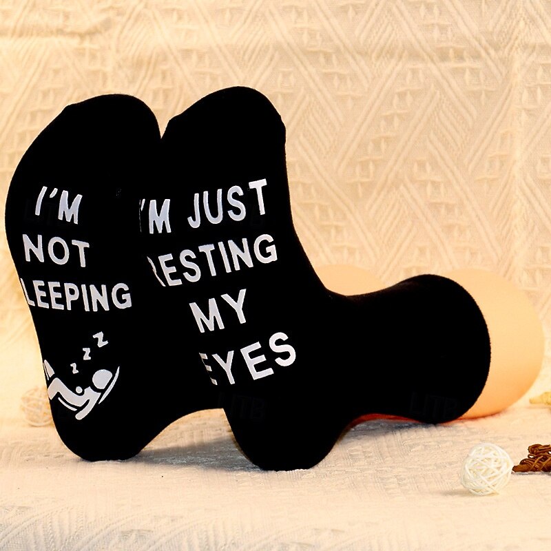 Ich schlafe nicht, ich ruhe nur meine Augen aus. Lustige bedruckte Socken, kuschelige Socken mit originellem Aufdruck für Damen und Herren, bequeme Geschenksocken für Arbeit, Zuhause, Weihnachten, 2026 - $13.49 –P7