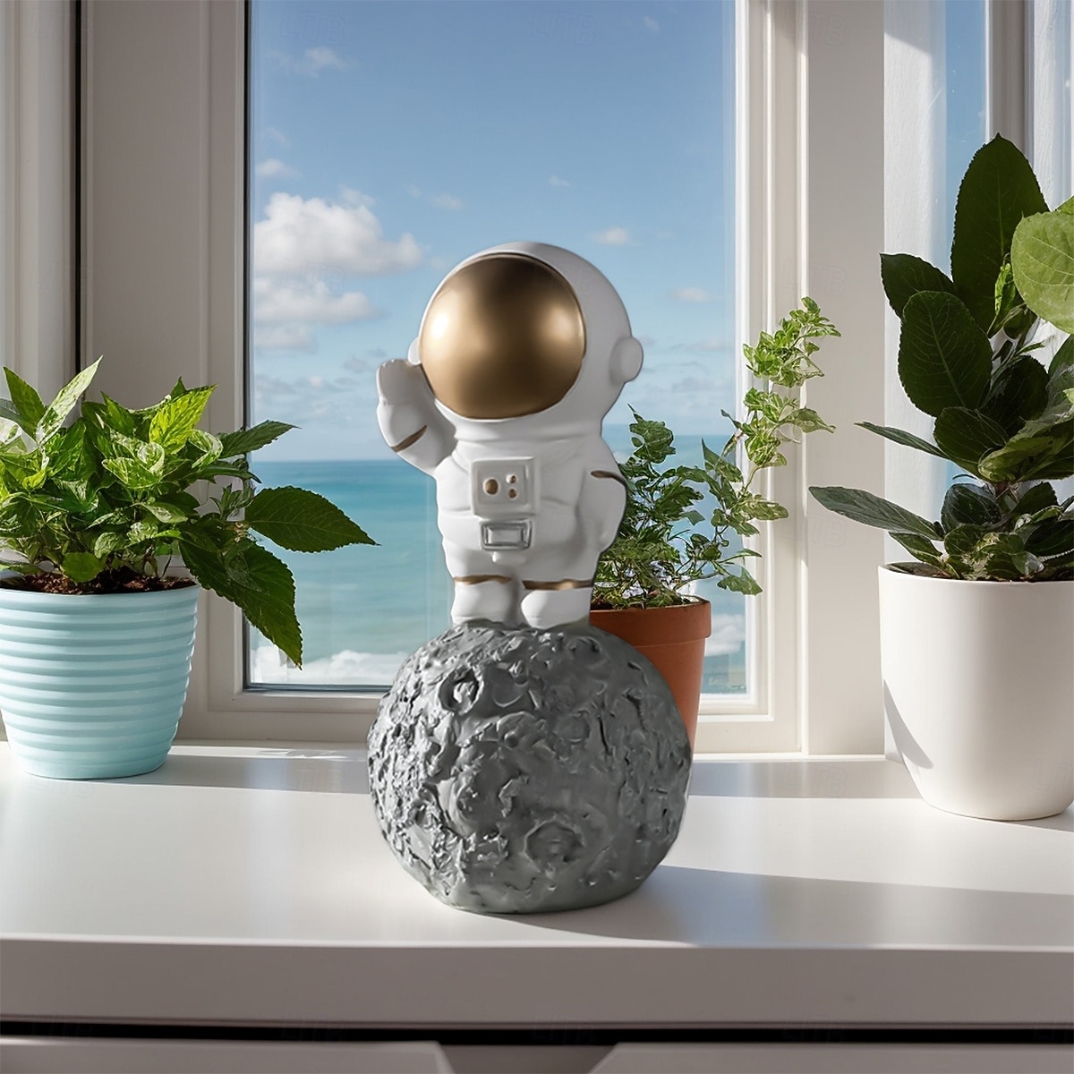 1PC Cute Astronaut Station Moon-shaped Decorative Small Ornaments Resin Material Hand-painted Astronaut Shaped Handicrafts Astronaut Shaped Office Desk and Desk Decoration Ornaments 2026 - $9.99 –P6