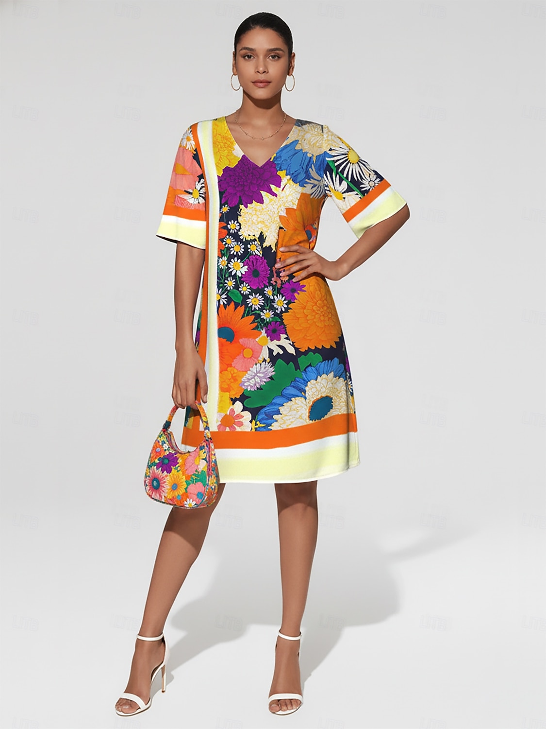 Satijnen midi-jurk met bloemenprint, geschikt voor op reis of vakantie. 2026 - $79.99 –P3