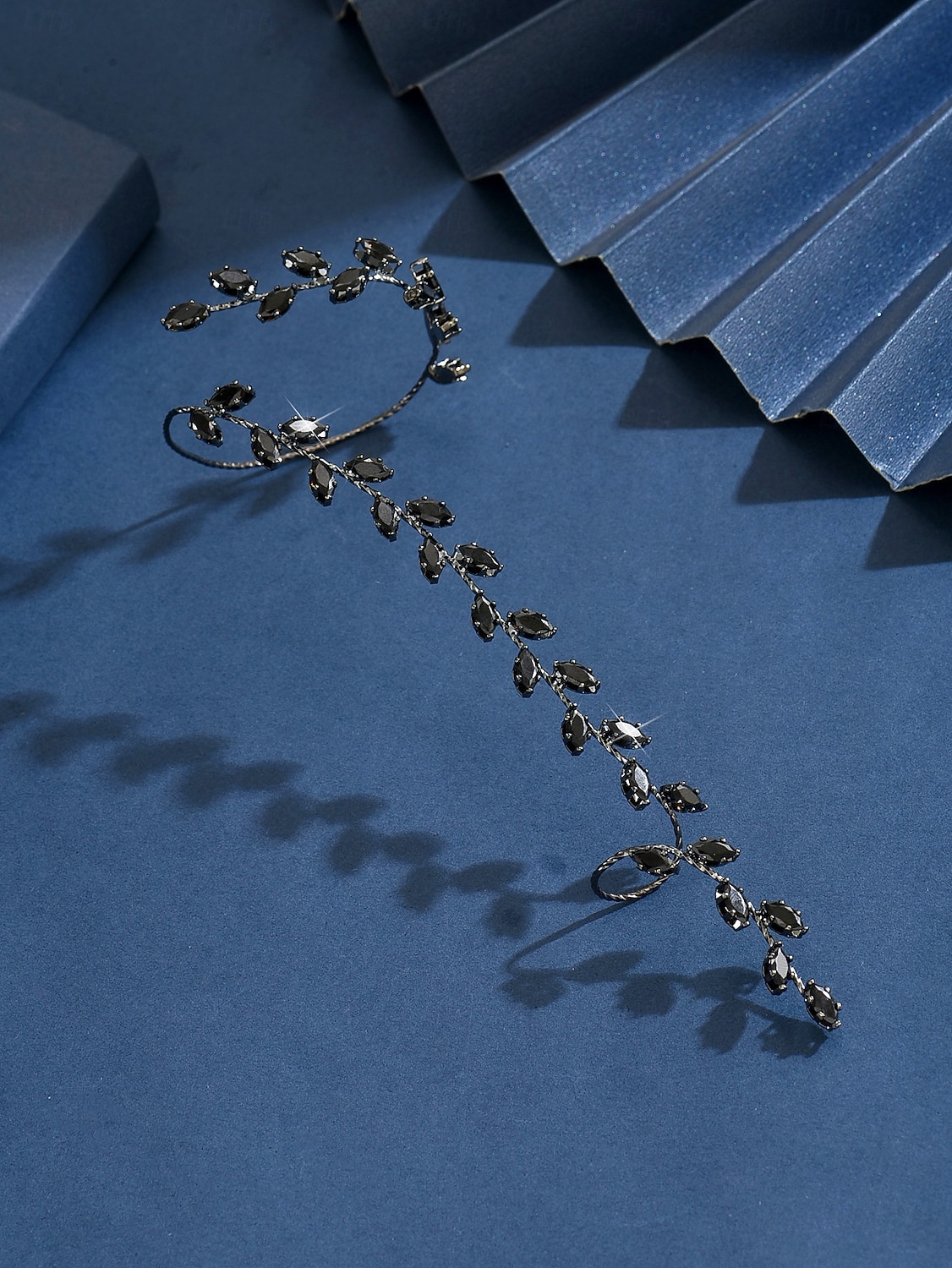 Conjunto de pulsera y anillo de cristal con hoja de oro para mujer: elegantes joyas de mano con diamantes de imitación para fiestas y eventos nocturnos. &ocasiones especiales 2026 - $19.99 –P2