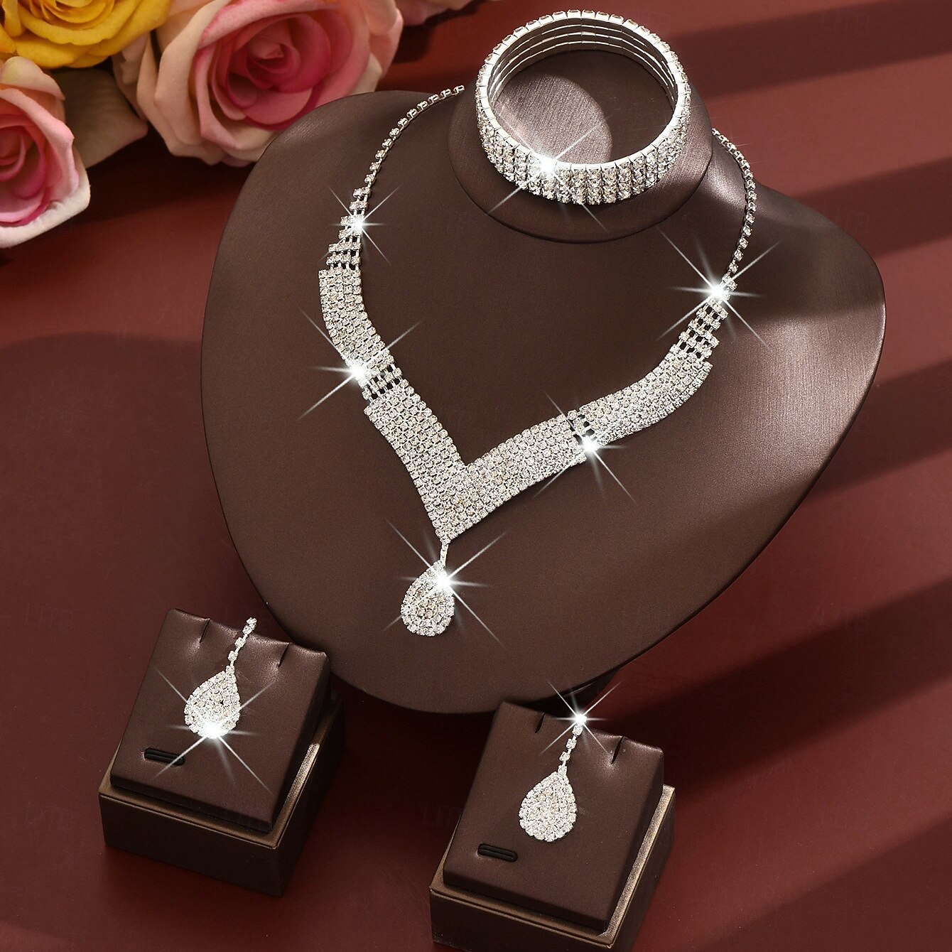 set di gioielli da donna con strass dorati: collana a goccia scintillante, orecchini pendenti &bracciale di cristallo, eleganti accessori di tendenza per le feste &eventi speciali del 2026 a $14.99 –P3