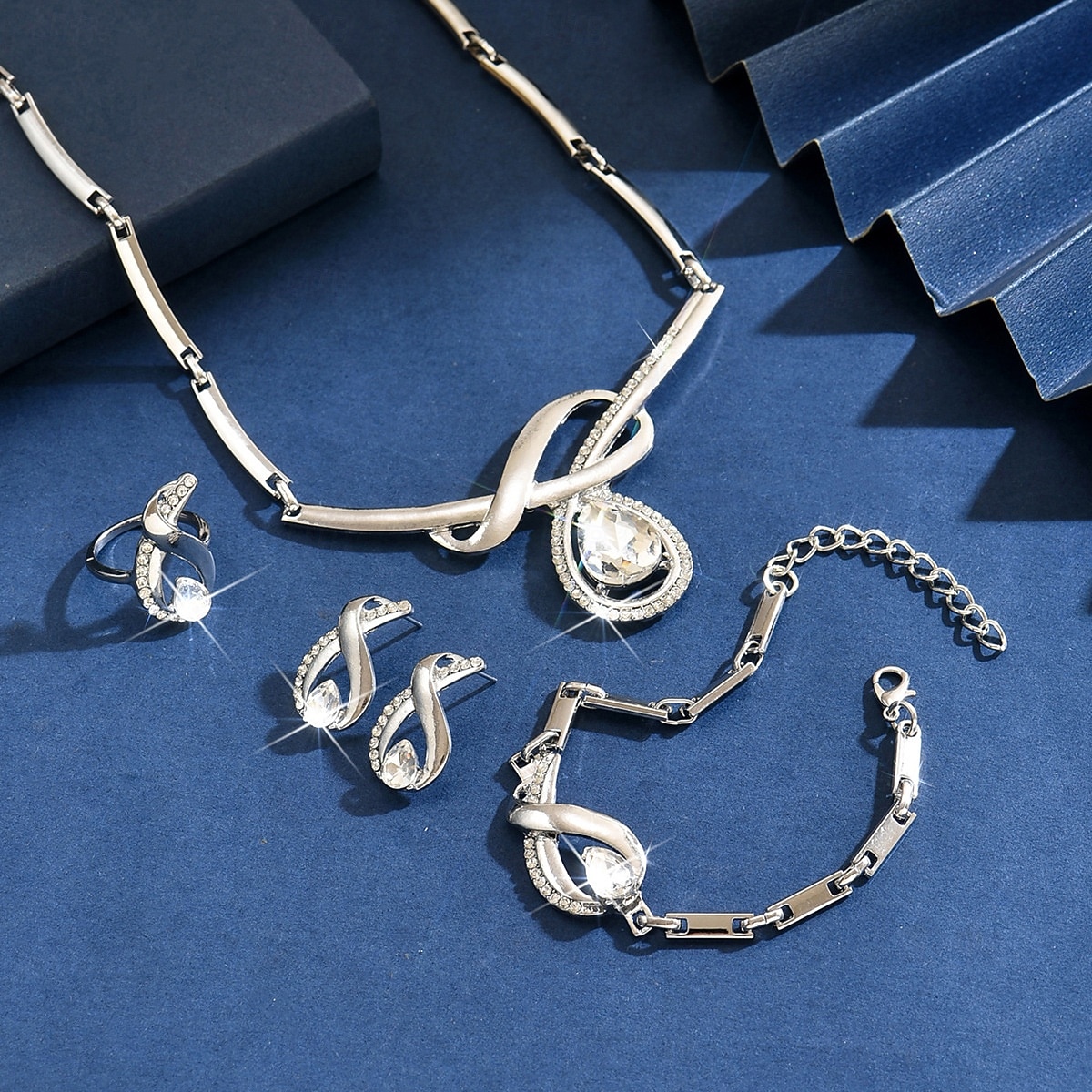 Ensemble de bijoux en or 2 pièces pour femme - collier en cristal rouge en forme de larme &boucles d'oreilles, élégants accessoires de mariée en strass pour les mariages &événements festifs de 2026 ? $14.99 –P2