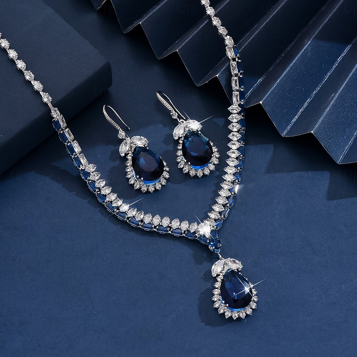 Женский комплект украшений из синего кристалла — элегантное каплевидное ожерелье со стразами и серьги-подвески для вечеринок, вечеров и официальных мероприятий 2026 - $24.99 –P2