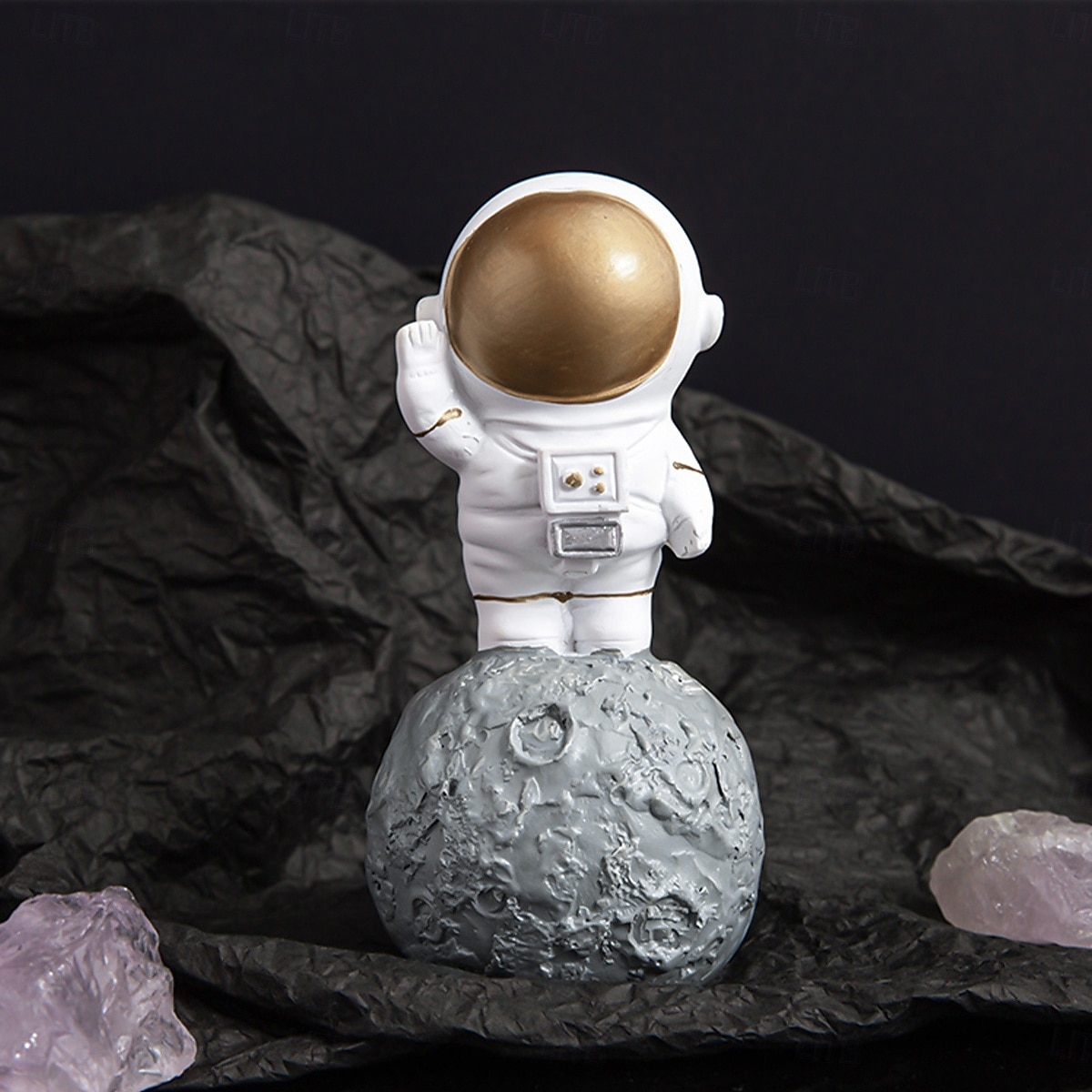 1PC Cute Astronaut Station Moon-shaped Decorative Small Ornaments Resin Material Hand-painted Astronaut Shaped Handicrafts Astronaut Shaped Office Desk and Desk Decoration Ornaments 2026 - $9.99 –P5