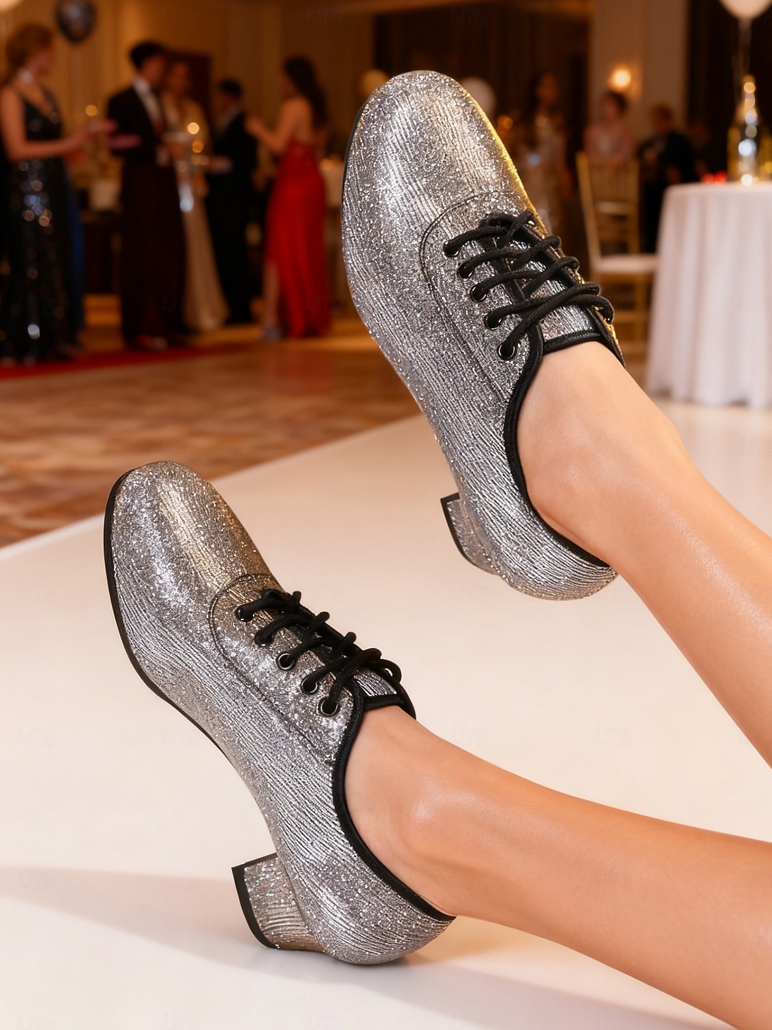 scarpe da ballo latino da donna in oro e argento - scarpe da ballo professionali da sala da ballo, tango, jazz, con lacci, finitura metallica sfumata e tacchi bassi per esibizioni o prove del 2026 a $42.99 –P3