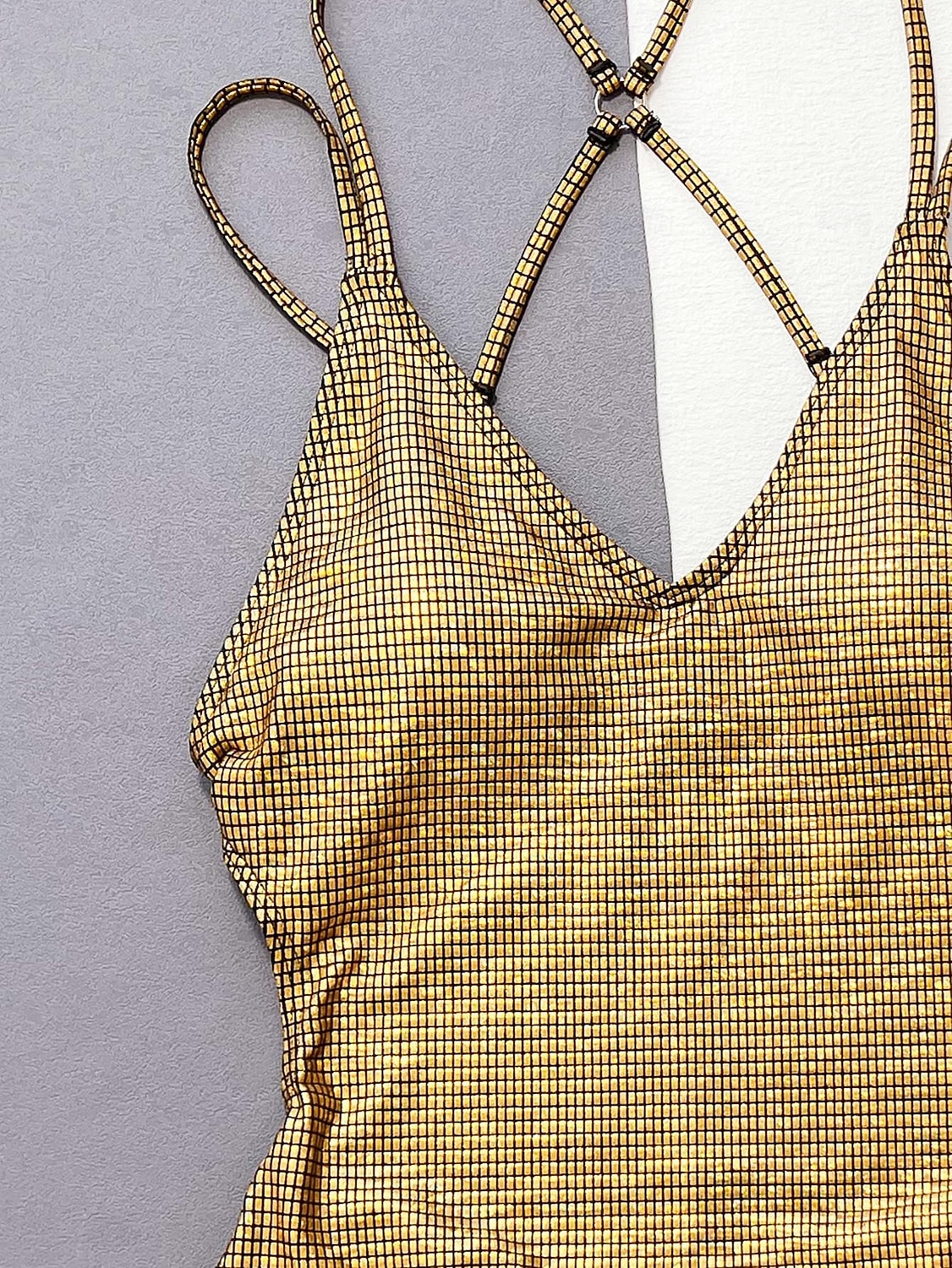 בגד ים חד חלקי לנשים עם חיתוך סקסי בדגם מנוקד מחמיא של הבטן גבוה במותן לבילוי בחוף עם עיצוב צבע אחיד ופתיחת גב לאחור ללא שרוולים 2026 - $22.99 –P3