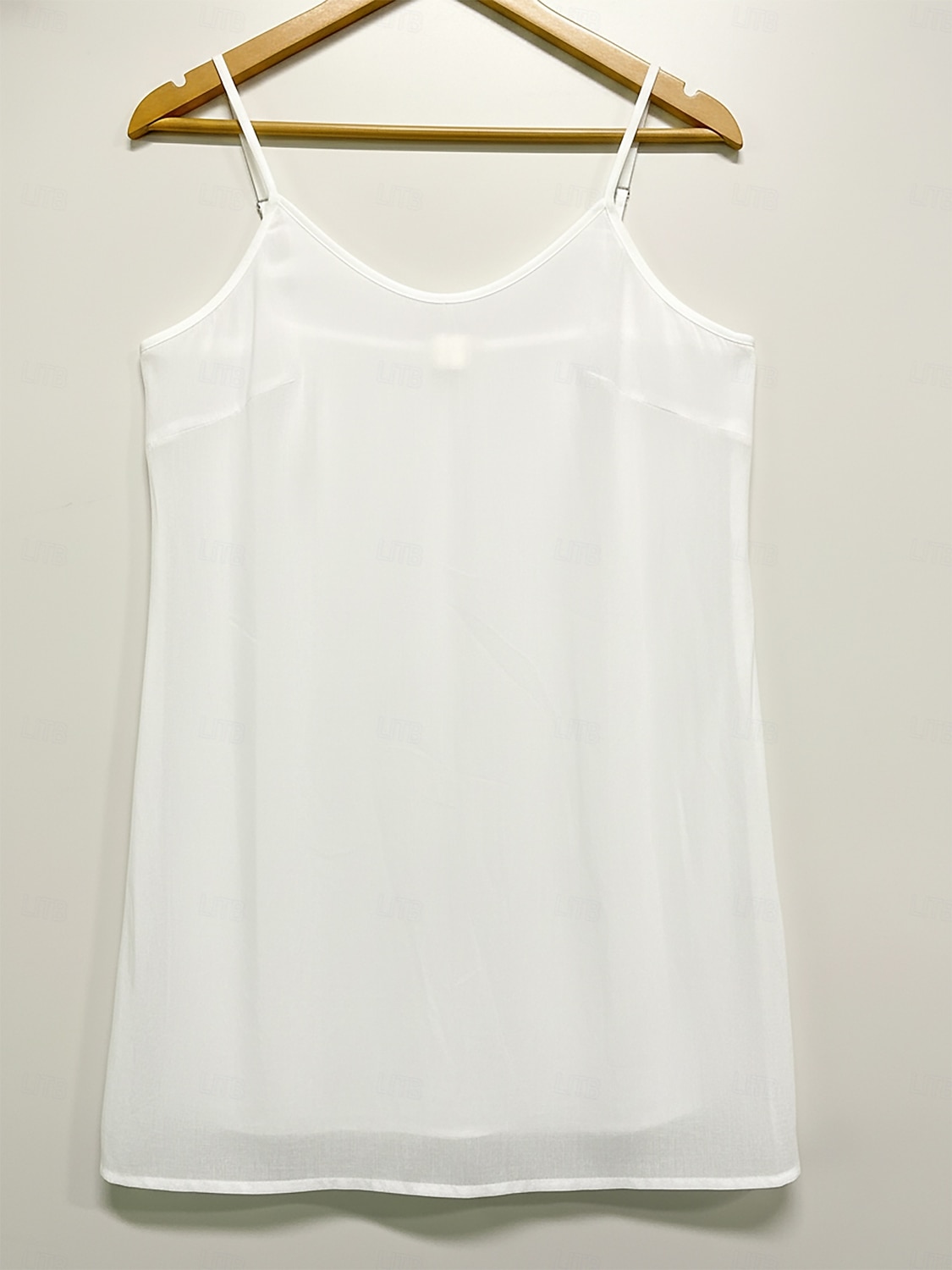 فستان كامي من الفيسكوز بأشرطة قابلة للتعديل للعطلات 2026 - $33.99 –P1