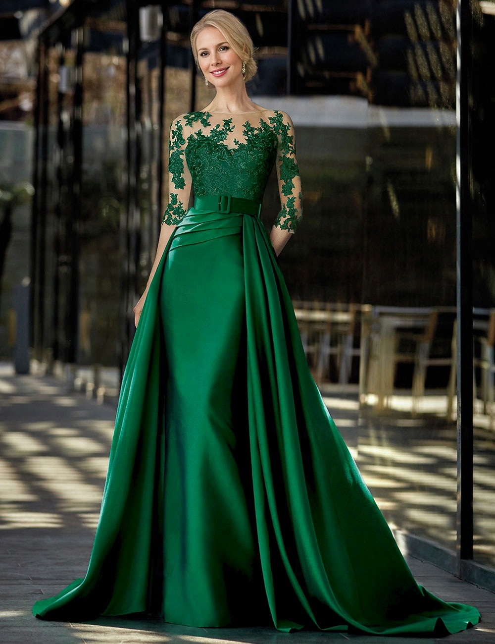 A-lijn Strijksleep Bruiloft gast jurk Formele jurk Avondjurk Moeder van de bruid jurk Lange mouw Met sieraad Elegant Zijdeachtig Kerstmis Formeel Satijn met Appliqués 2026 - $199.99 –P5