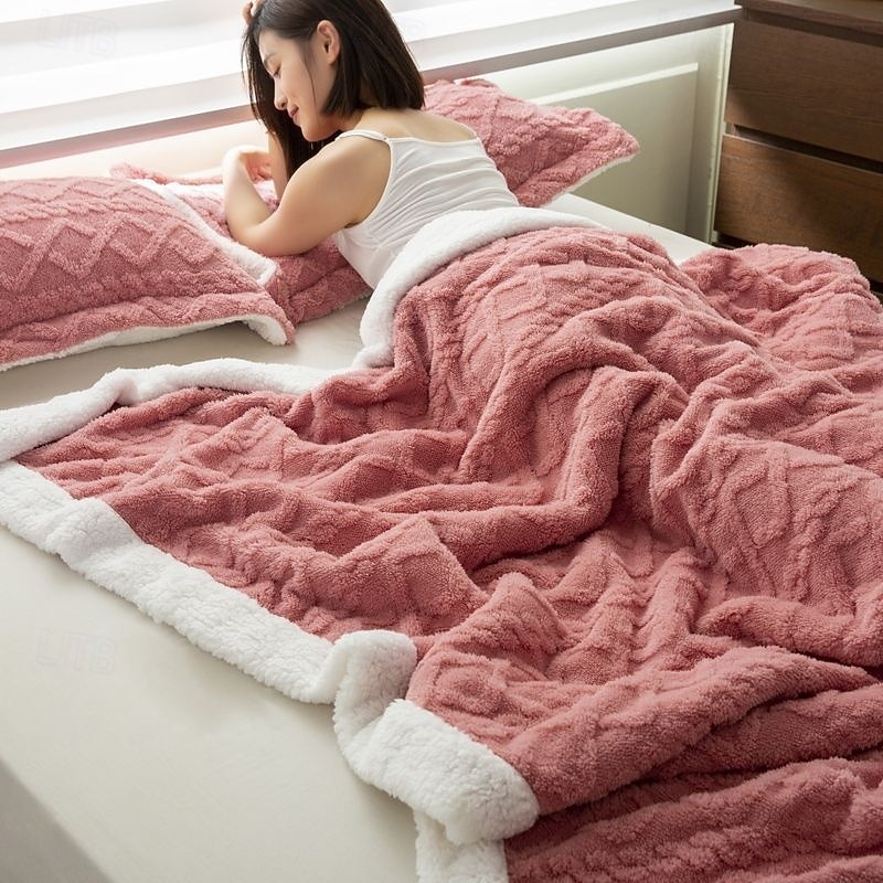 Kuscheldecke aus Sherpa-Fleece für Sofa und Bett, warme, korallenfarbene Samtdecke für den Winter, dicke, gemütliche Decke für ein Nickerchen im Büro und als Dekoration für Zuhause 2026 - $16.49 –P6