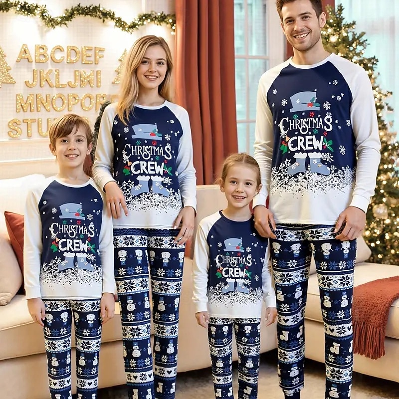Οικογένεια Κοίτα Χριστούγεννα Χριστουγεννιάτικες οικογενειακές πιτζάμες Πυτζάμες Οικογενειακά σετ Γραφική Χιονονιφάδα Σπίτι Στάμπα Σκούρο μπλε Μακρυμάνικο Καθημερινά Αντιστοίχιση ρούχων 2025 - $22.99 –P1