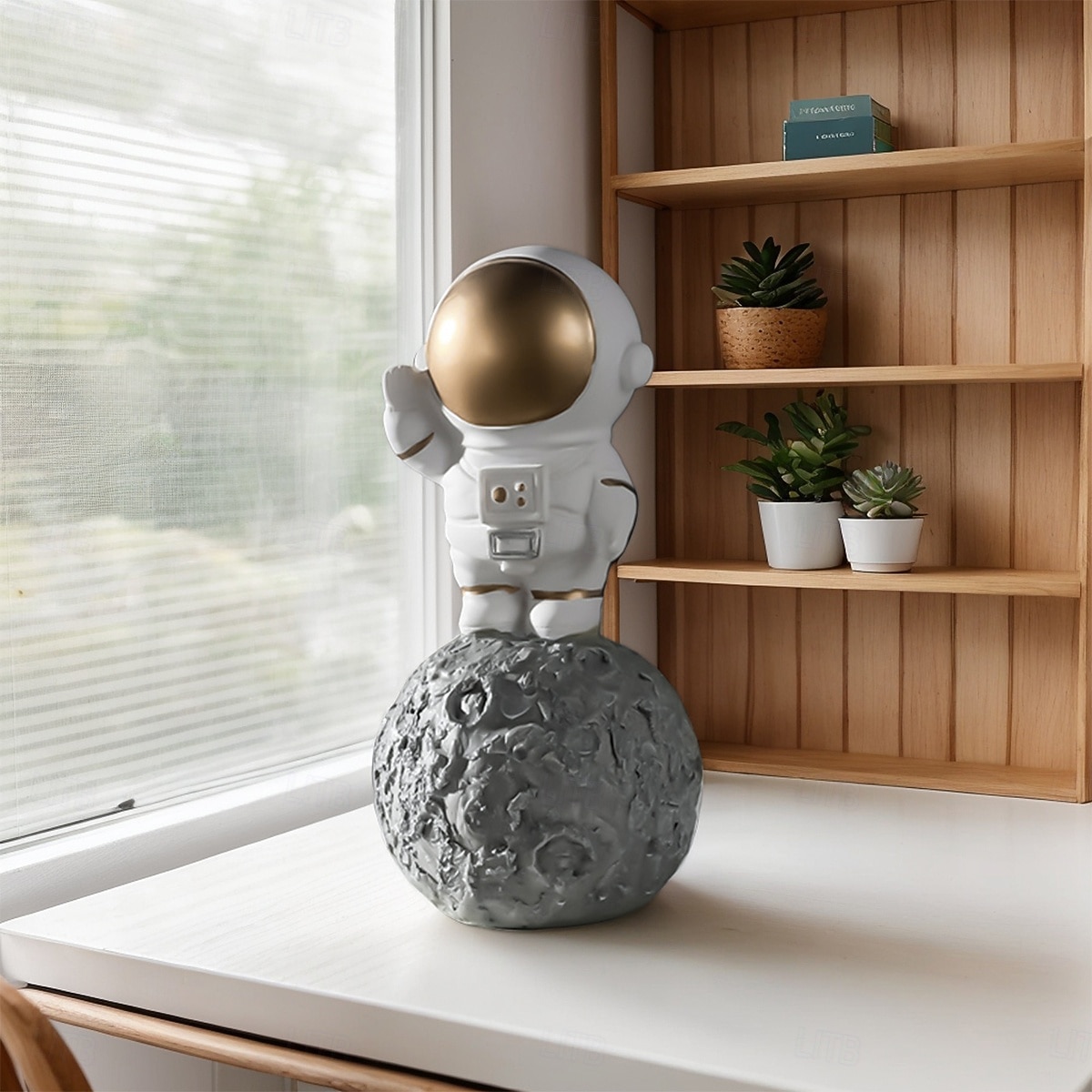 1PC Cute Astronaut Station Moon-shaped Decorative Small Ornaments Resin Material Hand-painted Astronaut Shaped Handicrafts Astronaut Shaped Office Desk and Desk Decoration Ornaments 2026 - $9.99 –P9